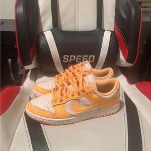 Dunk Low 'Peach Cream”